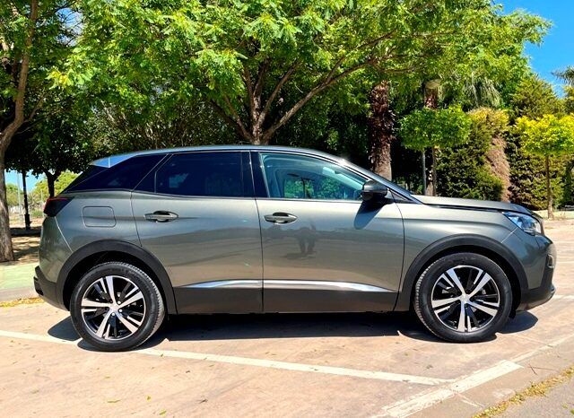 PEUGEOT 3008 ALLURE 1.2i 130CV 6 VELOCIDADES AÑO 2019 lleno