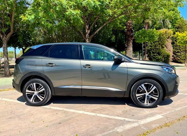 PEUGEOT 3008 ALLURE 1.2i 130CV 6 VELOCIDADES AÑO 2019 lleno