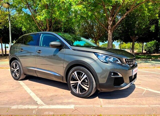 PEUGEOT 3008 ALLURE 1.2i 130CV 6 VELOCIDADES AÑO 2019 lleno