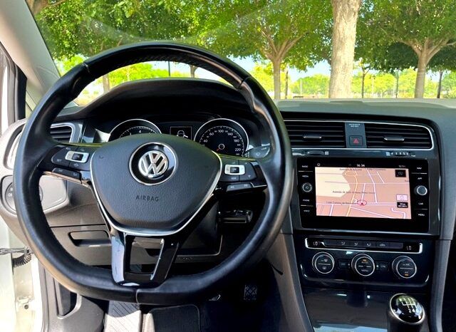 VOLKSWAGEN GOLF READY2GO 1.0TSi 115CV 6 VELOCIDADES AÑO 12-2019 lleno