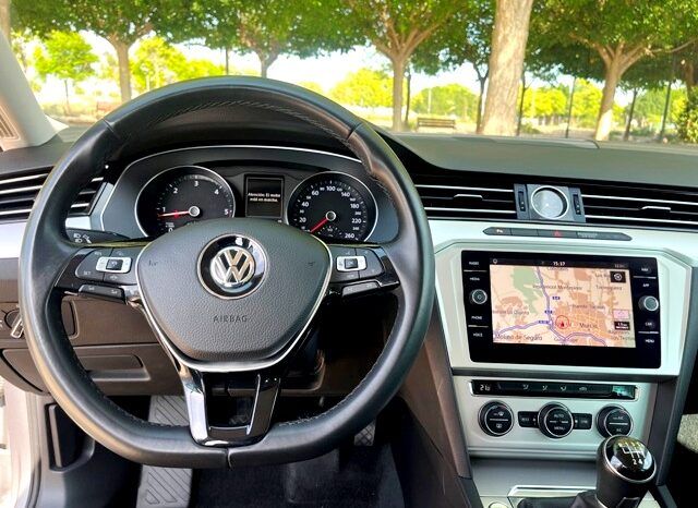 VOLKSWAGEN PASSAT VARIANT ADVANCE 2.0TDi 150CV AÑO 2019 lleno