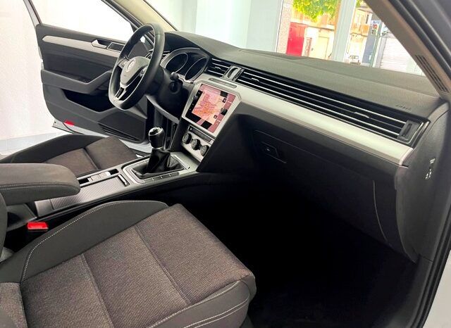 VOLKSWAGEN PASSAT VARIANT ADVANCE 2.0TDi 150CV AÑO 2019 lleno