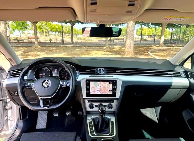 VOLKSWAGEN PASSAT VARIANT ADVANCE 2.0TDi 150CV AÑO 2019 lleno