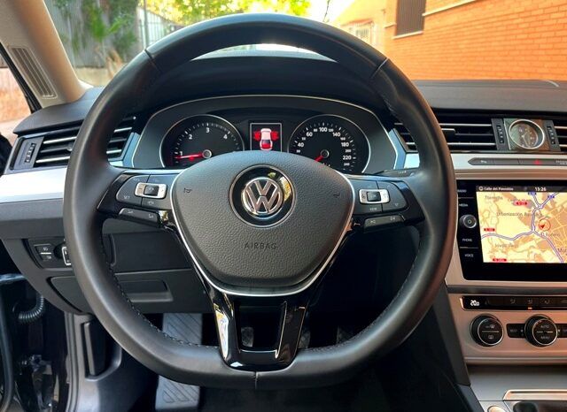 VOLKSWAGEN PASSAT ADVANCE 2.0TDi 150CV AÑO 2019 lleno