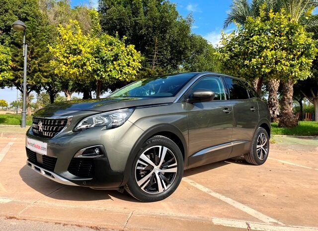 PEUGEOT 3008 1.2i 130CV ALLURE AÑO 2019 lleno