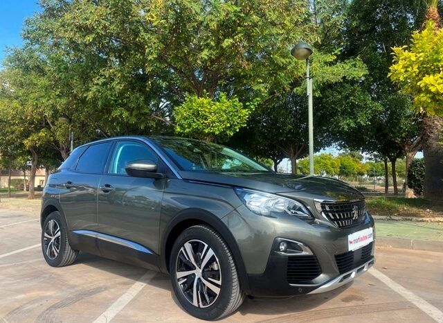 PEUGEOT 3008 1.2i 130CV ALLURE AÑO 2019 lleno