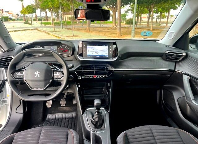 PEUGEOT 2008 ACTIVE 1.2i 100CV 6 VELOCIDADES AÑO 2022 lleno