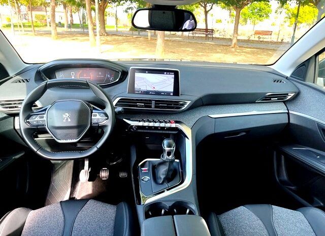 PEUGEOT 3008 1.2i 130CV ALLURE AÑO 2019 lleno