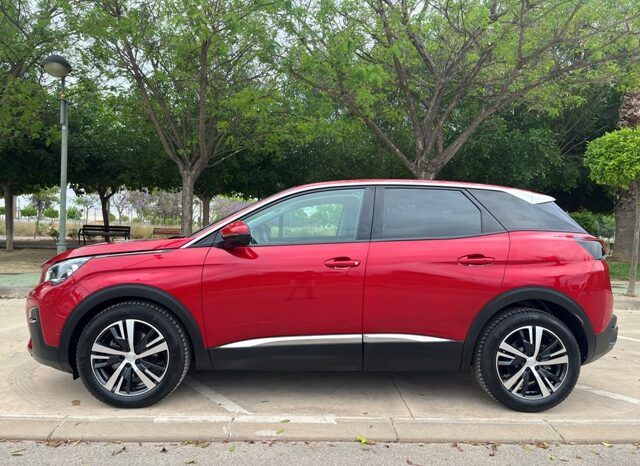 PEUGEOT 3008 ALLURE PACK 1.5HDI 130CV 6 VELOCIDADES MODELO 2020 lleno