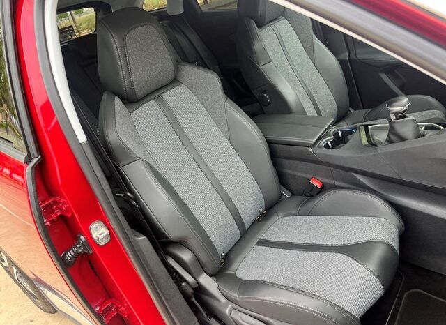 PEUGEOT 3008 ALLURE PACK 1.5HDI 130CV 6 VELOCIDADES MODELO 2020 lleno