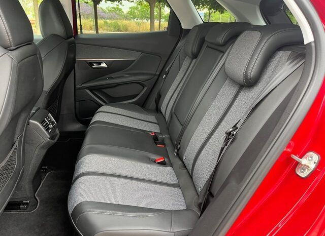 PEUGEOT 3008 ALLURE PACK 1.5HDI 130CV 6 VELOCIDADES MODELO 2020 lleno