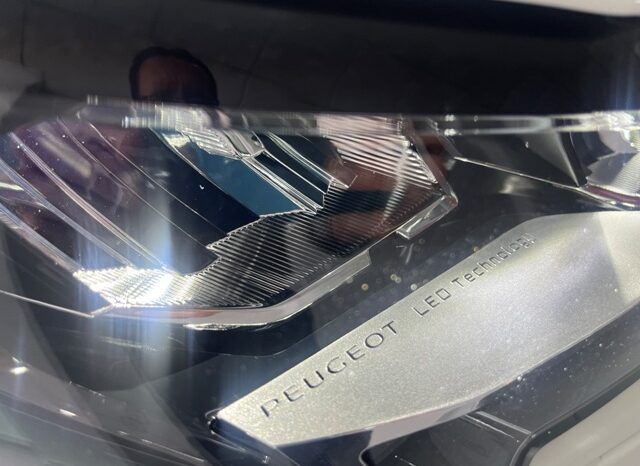 PEUGEOT 3008 ALLURE PACK 1.5HDI 130CV AT8 – AUTOMATICO AÑO 2021 lleno