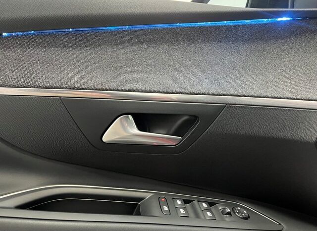 PEUGEOT 3008 ALLURE PACK 1.5HDI 130CV 6 VELOCIDADES MODELO 2020 lleno