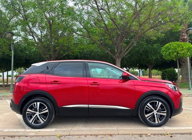 PEUGEOT 3008 ALLURE PACK 1.5HDI 130CV 6 VELOCIDADES MODELO 2020 lleno