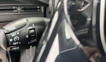 PEUGEOT 3008 ALLURE PACK 1.5HDI 130CV 6 VELOCIDADES MODELO 2020 lleno