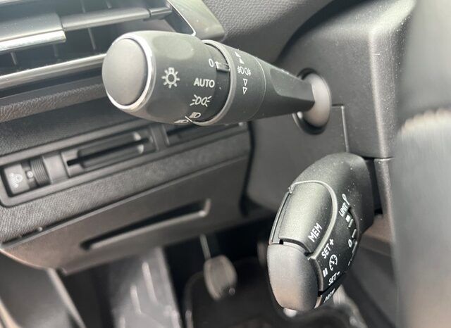 PEUGEOT 3008 ALLURE PACK 1.5HDI 130CV 6 VELOCIDADES MODELO 2020 lleno