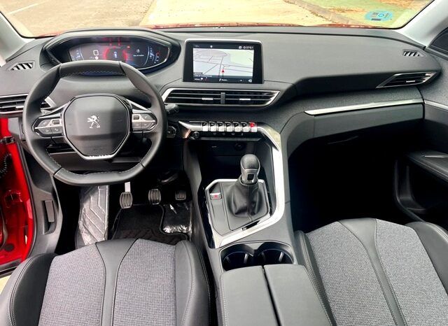 PEUGEOT 3008 ALLURE PACK 1.5HDI 130CV 6 VELOCIDADES MODELO 2020 lleno