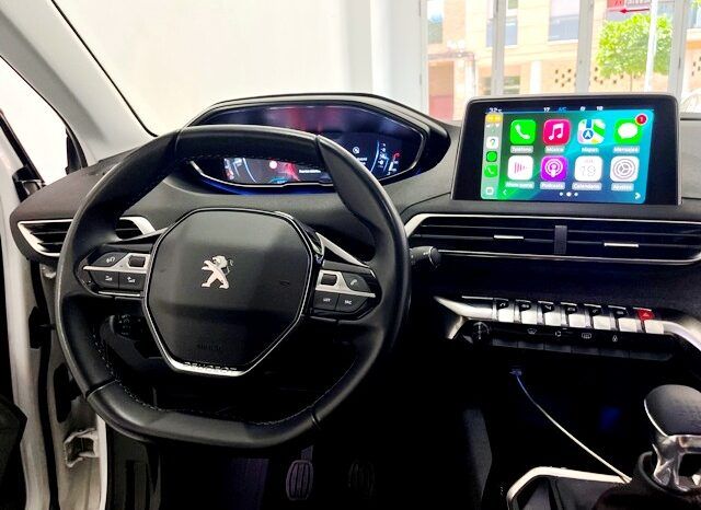 PEUGEOT 3008 ALLURE 1.2i 130CV 6 VELOCIDADES AÑO 2019 lleno