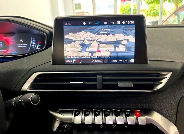 PEUGEOT 3008 ALLURE 1.2i 130CV 6 VELOCIDADES AÑO 2019 lleno