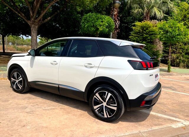 PEUGEOT 3008 ALLURE 1.2i 130CV 6 VELOCIDADES AÑO 2019 lleno