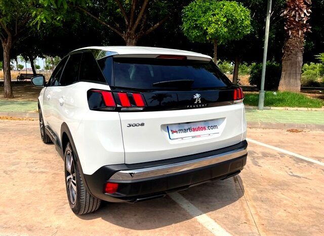 PEUGEOT 3008 ALLURE 1.2i 130CV 6 VELOCIDADES AÑO 2019 lleno