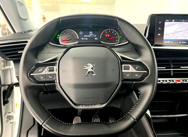 PEUGEOT 2008 ACTIVE 1.2i 100CV 6 VELOCIDADES AÑO 2021 lleno