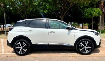 PEUGEOT 3008 ALLURE 1.2i 130CV 6 VELOCIDADES AÑO 2019 lleno