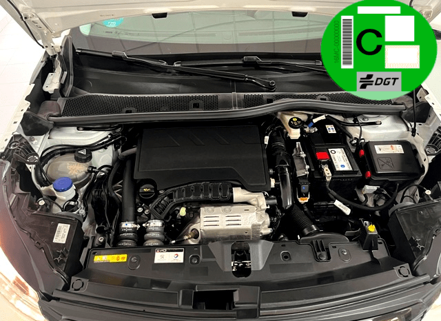 PEUGEOT 2008 ACTIVE 1.2i 100CV 6 VELOCIDADES AÑO 2021 lleno