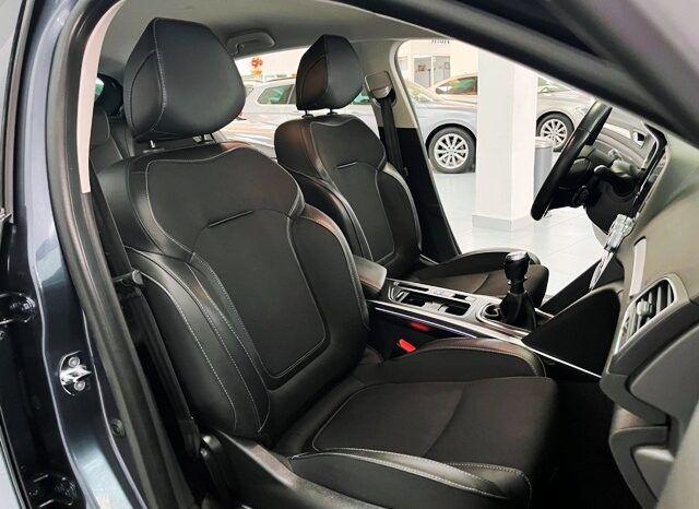 RENAULT MEGANE ZEN ENERGY 1.5DCi 115CV 6 VELOCIDADES AÑO 2021 lleno