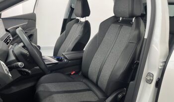 PEUGEOT 3008 ALLURE 1.2i 130CV 6 VELOCIDADES AÑO 2019 lleno