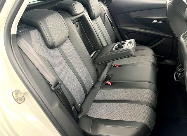 PEUGEOT 3008 ALLURE 1.2i 130CV 6 VELOCIDADES AÑO 2019 lleno