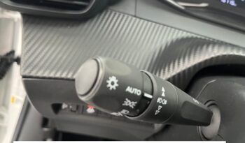 PEUGEOT 2008 ACTIVE 1.2i 100CV 6 VELOCIDADES AÑO 2021 lleno