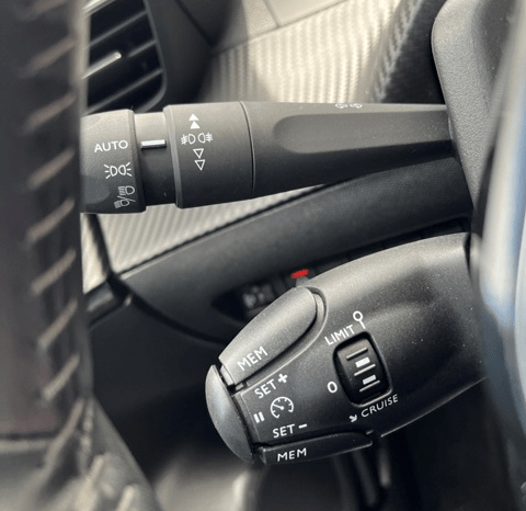 PEUGEOT 2008 ACTIVE PACK 1.2i 100CV AÑO 2021 lleno