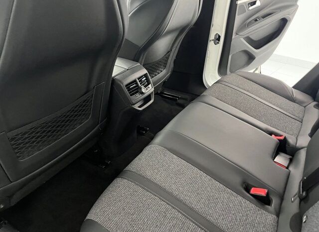 PEUGEOT 3008 ALLURE 1.2i 130CV 6 VELOCIDADES AÑO 2019 lleno