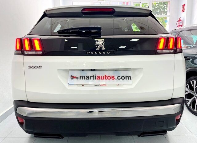 PEUGEOT 3008 ALLURE 1.2i 130CV 6 VELOCIDADES AÑO 2019 lleno