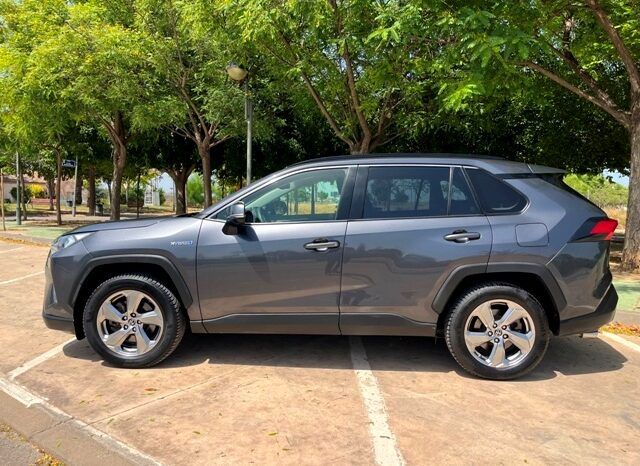 TOYOTA RAV4 ADVANCE HYBRID 220H MODELO 2022 lleno