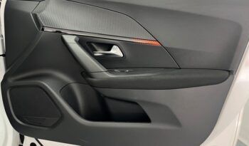 PEUGEOT 2008 ACTIVE 1.2i 100CV 6 VELOCIDADES AÑO 2021 lleno