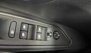 PEUGEOT 3008 ALLURE 1.2i 130CV 6 VELOCIDADES AÑO 2019 lleno