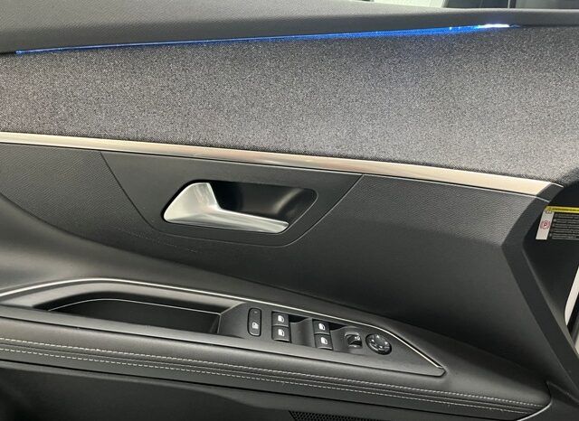 PEUGEOT 3008 ALLURE 1.2i 130CV 6 VELOCIDADES AÑO 2019 lleno