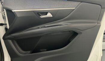 PEUGEOT 3008 ALLURE 1.2i 130CV 6 VELOCIDADES AÑO 2019 lleno