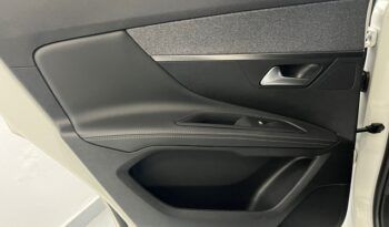 PEUGEOT 3008 ALLURE 1.2i 130CV 6 VELOCIDADES AÑO 2019 lleno