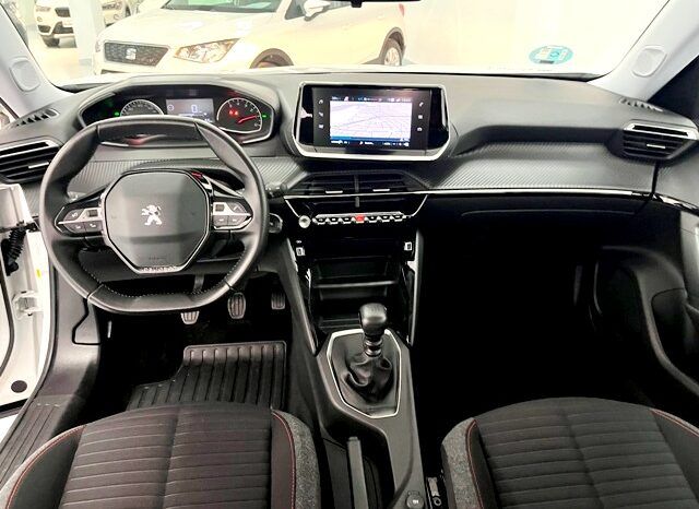 PEUGEOT 2008 ACTIVE 1.2i 100CV 6 VELOCIDADES AÑO 2021 lleno