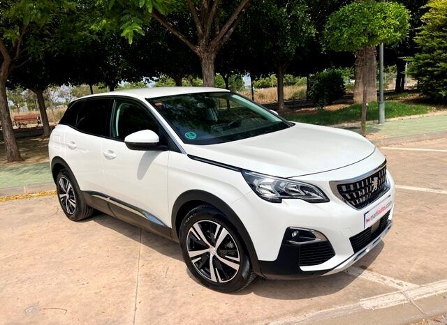 PEUGEOT 3008 ALLURE 1.2i 130CV 6 VELOCIDADES AÑO 2019 lleno