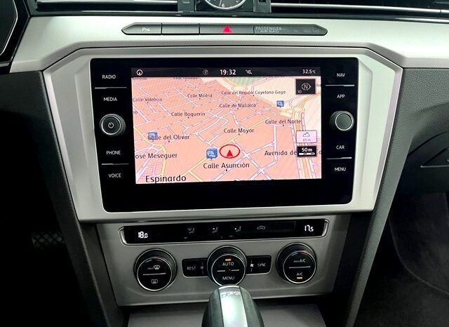 VOLKSWAGEN PASSAT ADVANCE 2.0TDi 150CV AUTOMATICO AÑO 2018 lleno