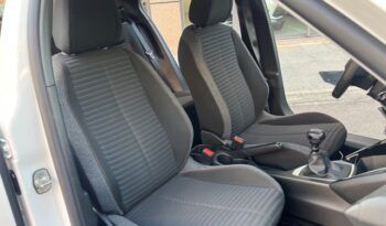 PEUGEOT 2008 ACTIVE PACK 1.2i 100CV 6 VELOCIDADES MODELO 2022 lleno