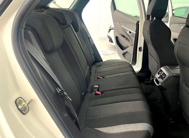 PEUGEOT 3008 ACTIVE PACK 1.2i 130CV AT8 – AUTOMATICO AÑO 2021 lleno