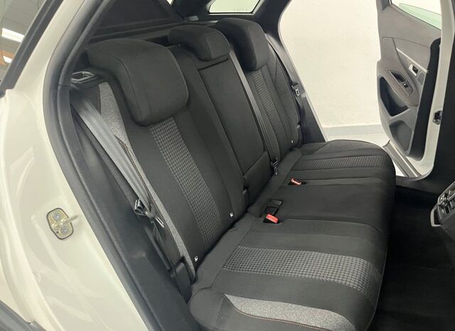 PEUGEOT 3008 ACTIVE PACK 1.2i 130CV AT8 – AUTOMATICO AÑO 2021 lleno