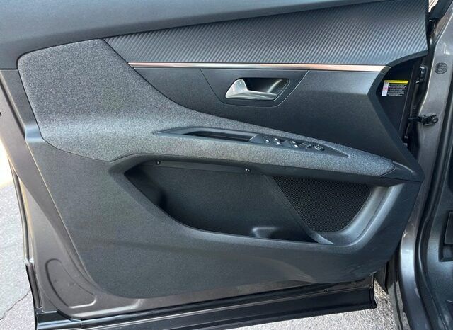 PEUGEOT 3008 ACTIVE PACK 1.5HDI 130CV 6 VELOCIDADES AÑO 2021 lleno
