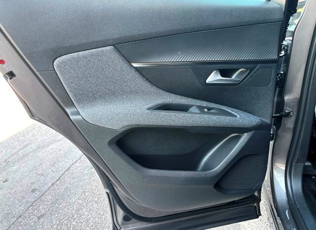 PEUGEOT 3008 ACTIVE PACK 1.5HDI 130CV 6 VELOCIDADES AÑO 2021 lleno