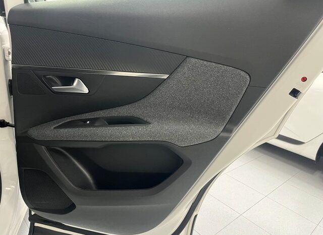 PEUGEOT 3008 ACTIVE PACK 1.2i 130CV AT8 – AUTOMATICO AÑO 2021 lleno